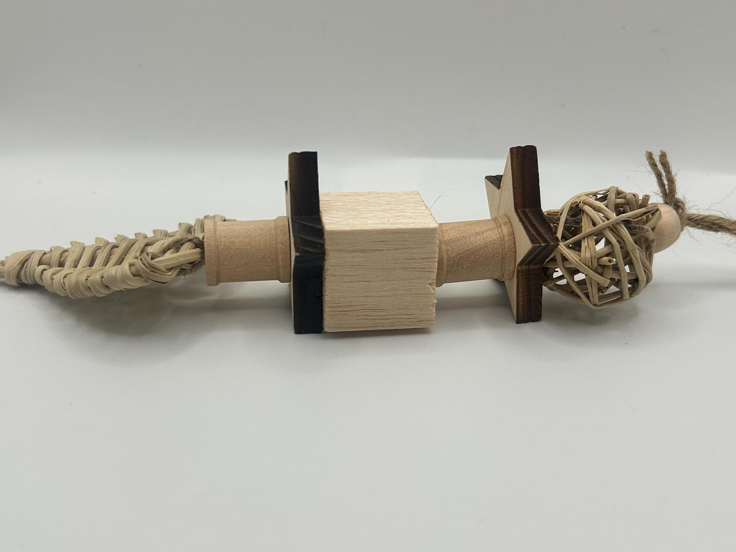 Small Animal Enrichment Toy, Natural And Safe for Rats, Rabbits, Guinea Pigs, Hamsters, Mice